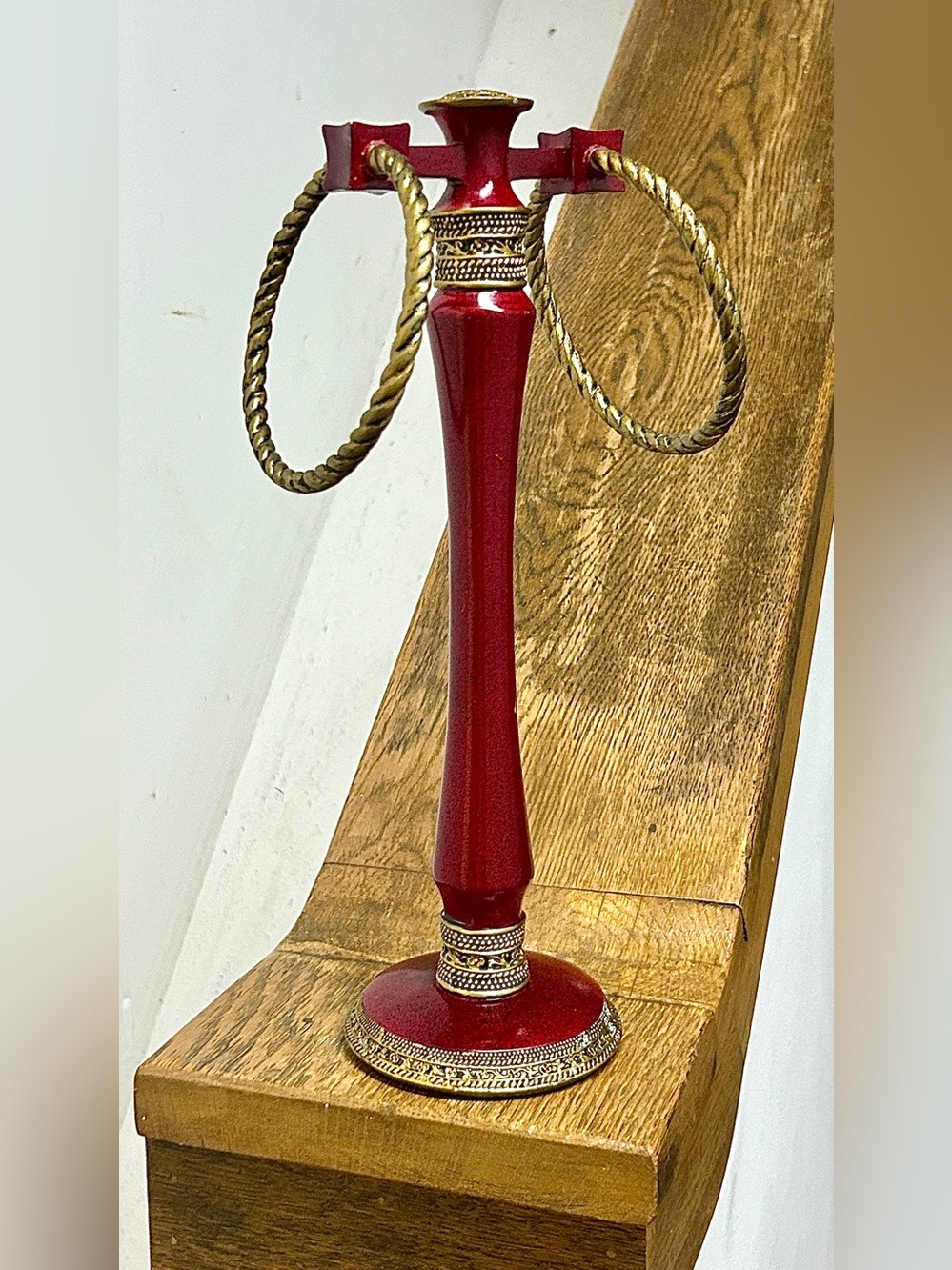 Oriental Style India Ink Articulating Red Mahogany Gold Filigree Dual Towel Tree
